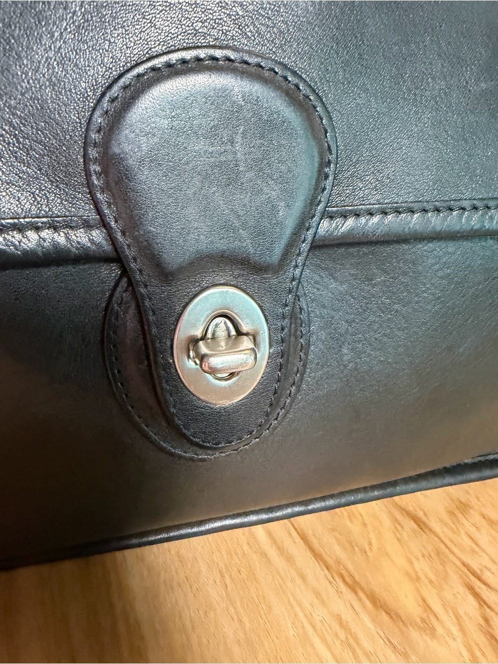 Vintage 2001 Coach Willis 9927 with Nickel Hardware EUC - Picture 9 of 9